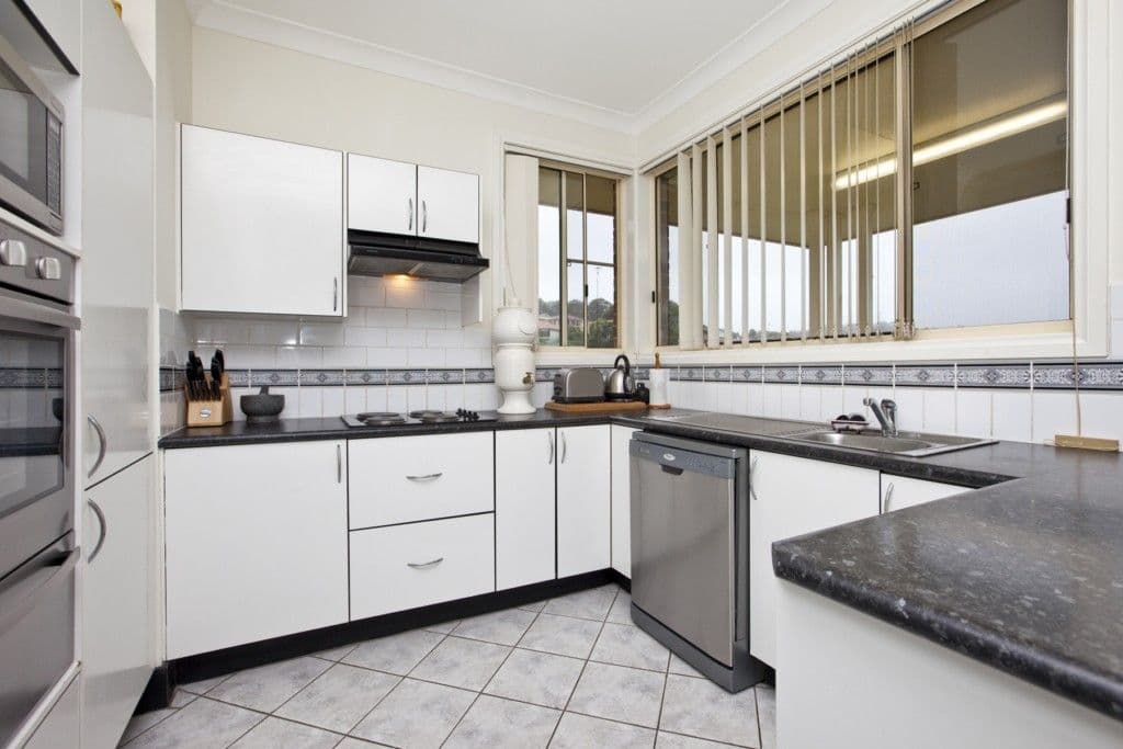 2 Calgarth Court, LAKELANDS NSW 2282, Lakelands - Thumbnail 2