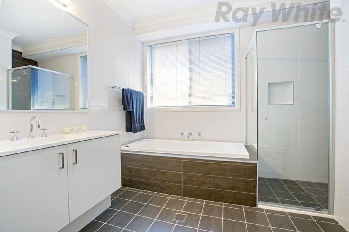 33 Faverolle Drive, Spring Farm - Thumbnail 7