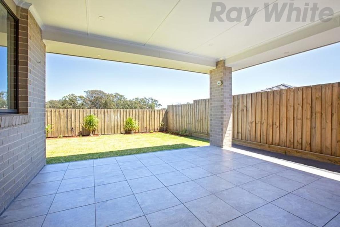 33 Faverolle Drive, Spring Farm - Thumbnail 8