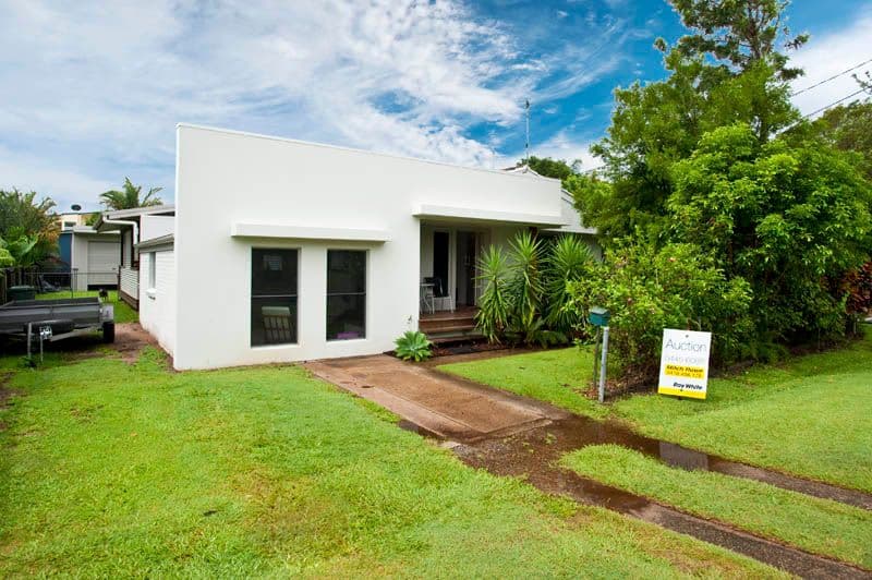 16 Broadwater Avenue, MAROOCHYDORE QLD 4558, Maroochydore - Thumbnail 2