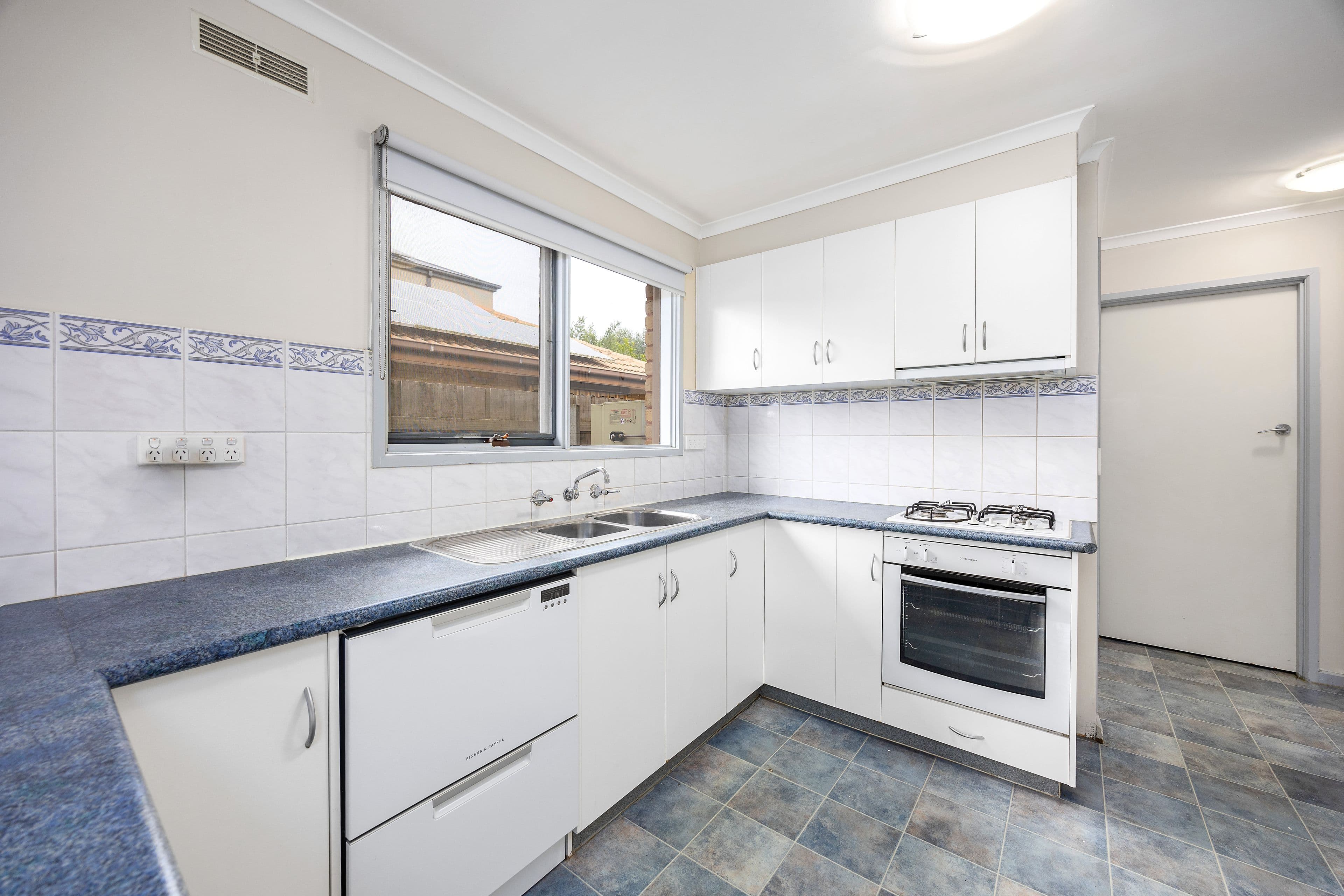 92 Seventh Avenue, Rosebud VIC 3939, Rosebud - Thumbnail 3