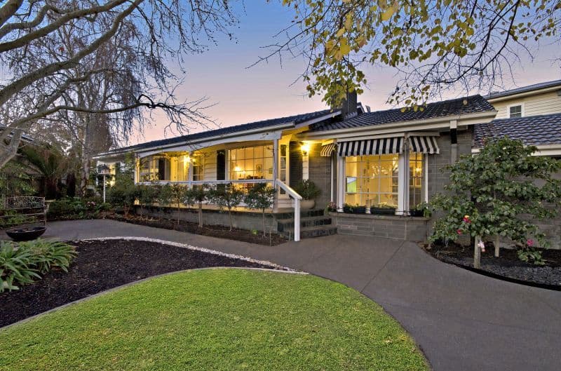 16 Vista Road, NEWTOWN VIC 3220, Newtown - Thumbnail 2