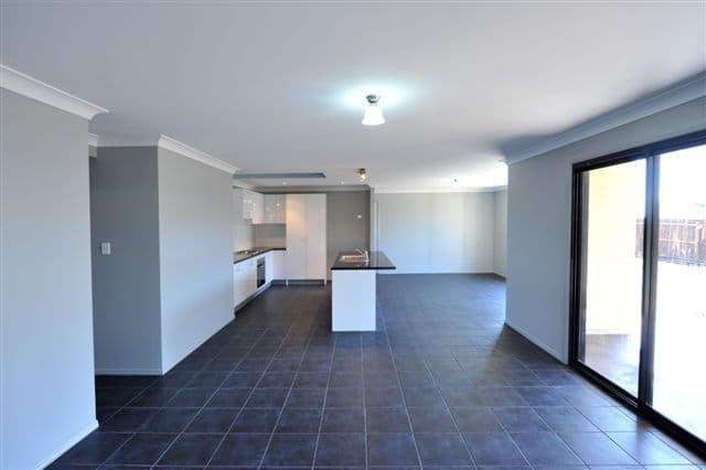 21 Ashford Drive, WYREEMA QLD 4352, Wyreema - Thumbnail 2