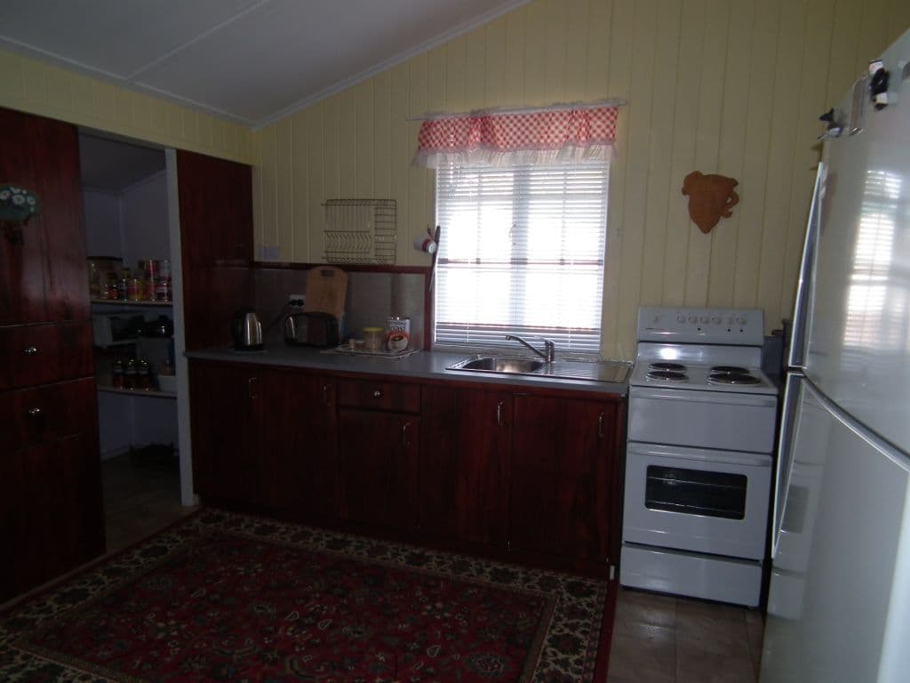 21 Colton Road, ALDERSHOT QLD 4650, Aldershot - Thumbnail 2