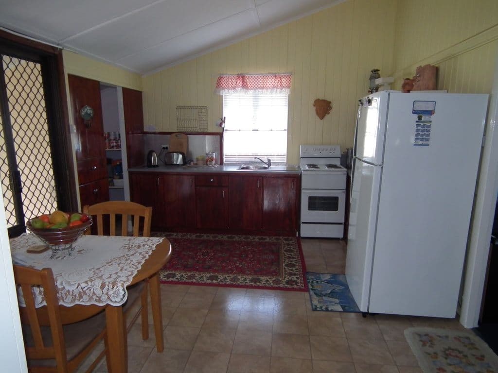 21 Colton Road, ALDERSHOT QLD 4650, Aldershot - Thumbnail 5