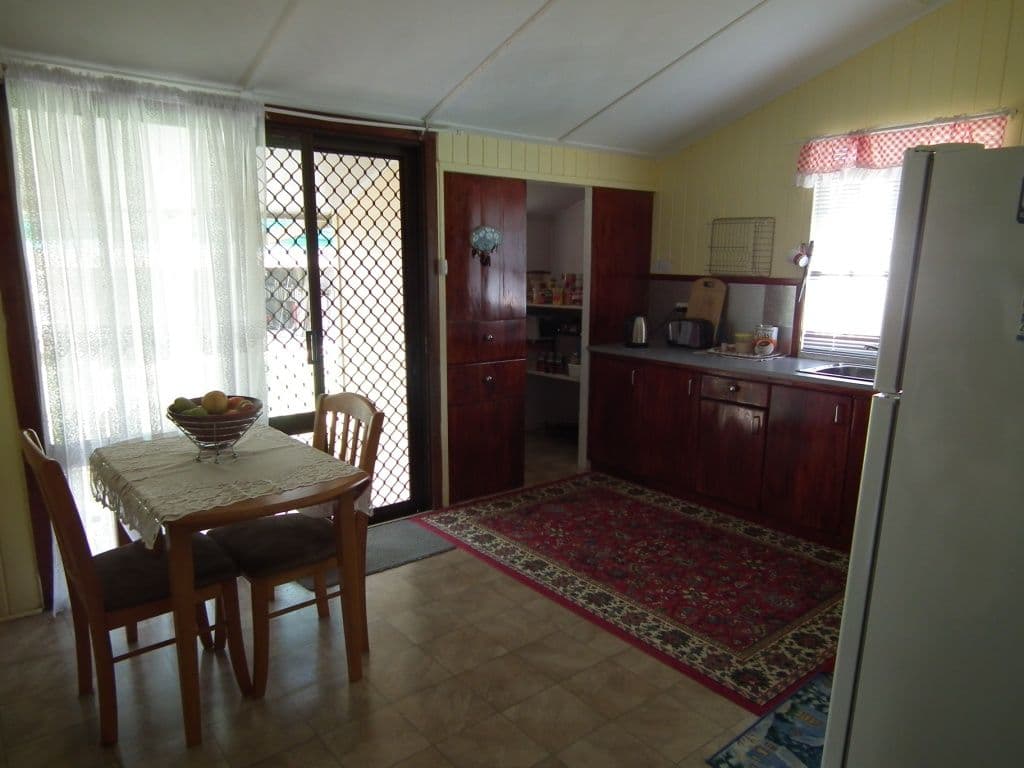 21 Colton Road, ALDERSHOT QLD 4650, Aldershot - Thumbnail 6
