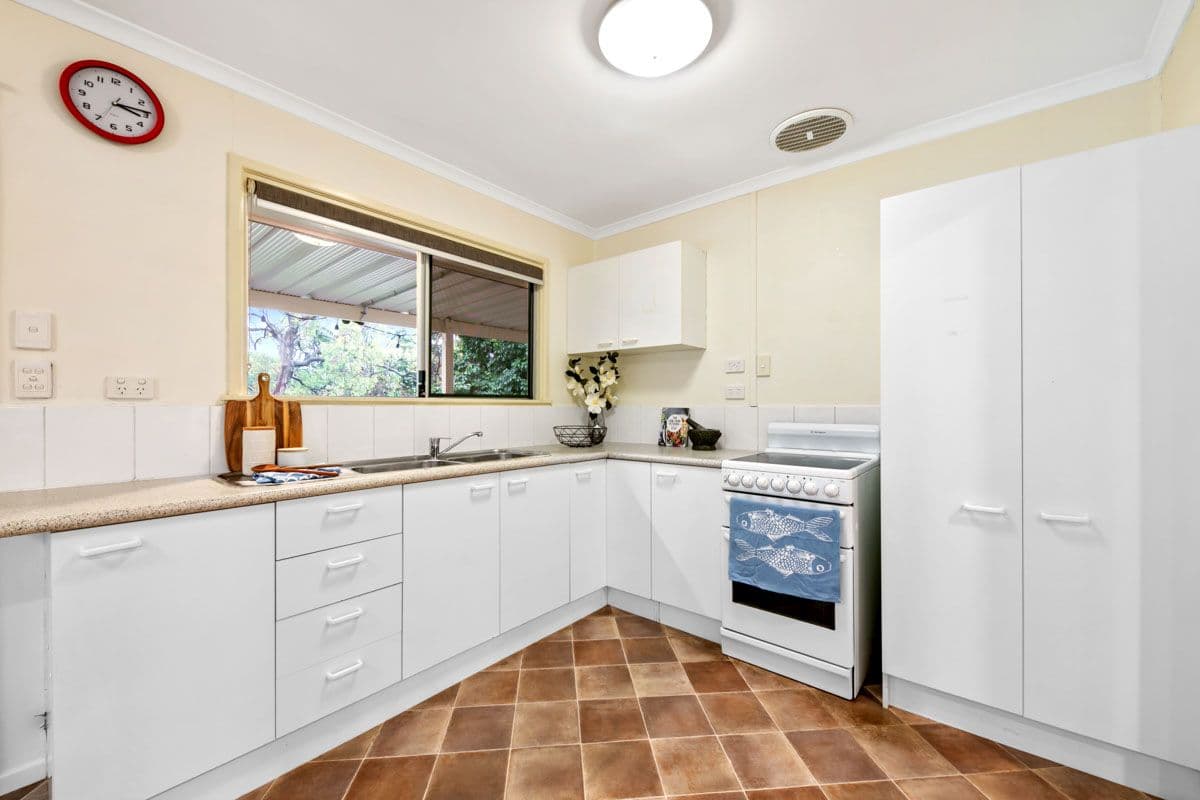 225 Englefield Road, Oxley QLD 4075, Oxley - Thumbnail 5