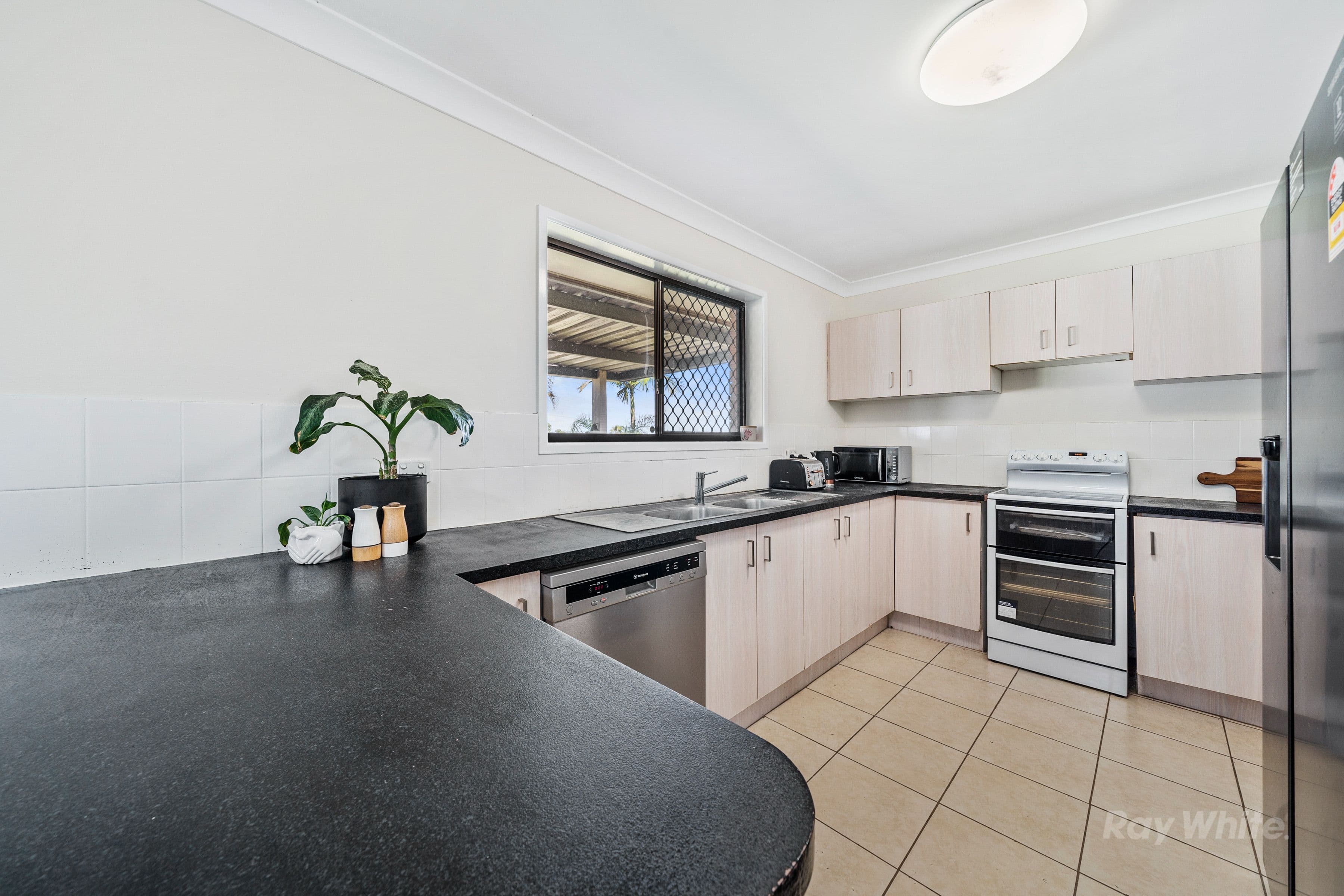 17 Tovey Road, Boronia Heights QLD 4124, Boronia Heights - Thumbnail 2