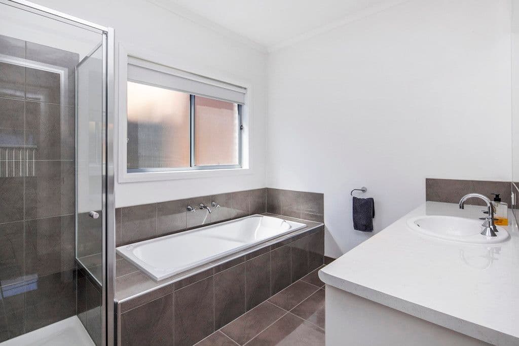 69A Longley Street, Alfredton VIC 3350, Alfredton - Thumbnail 8