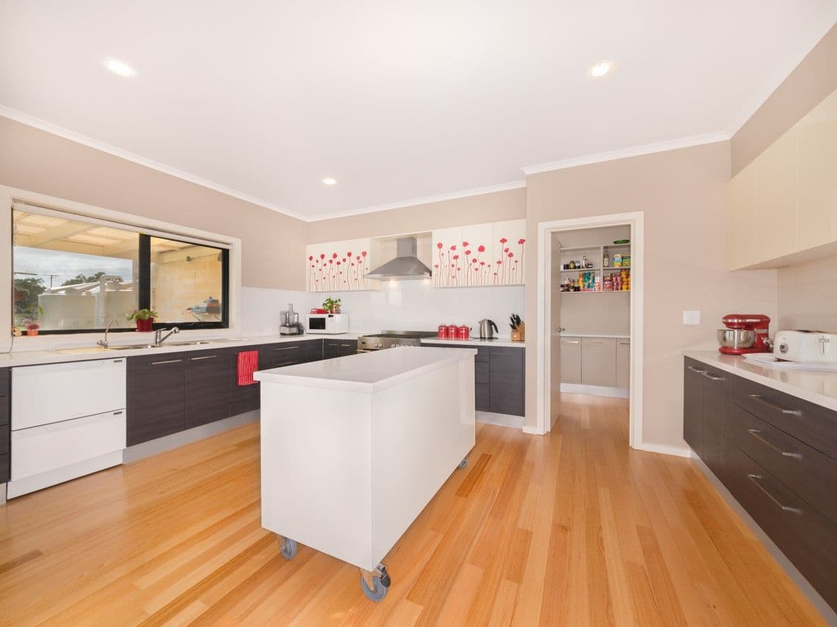 102 Pound Lane, Mortlake VIC 3272, Mortlake - Thumbnail 3