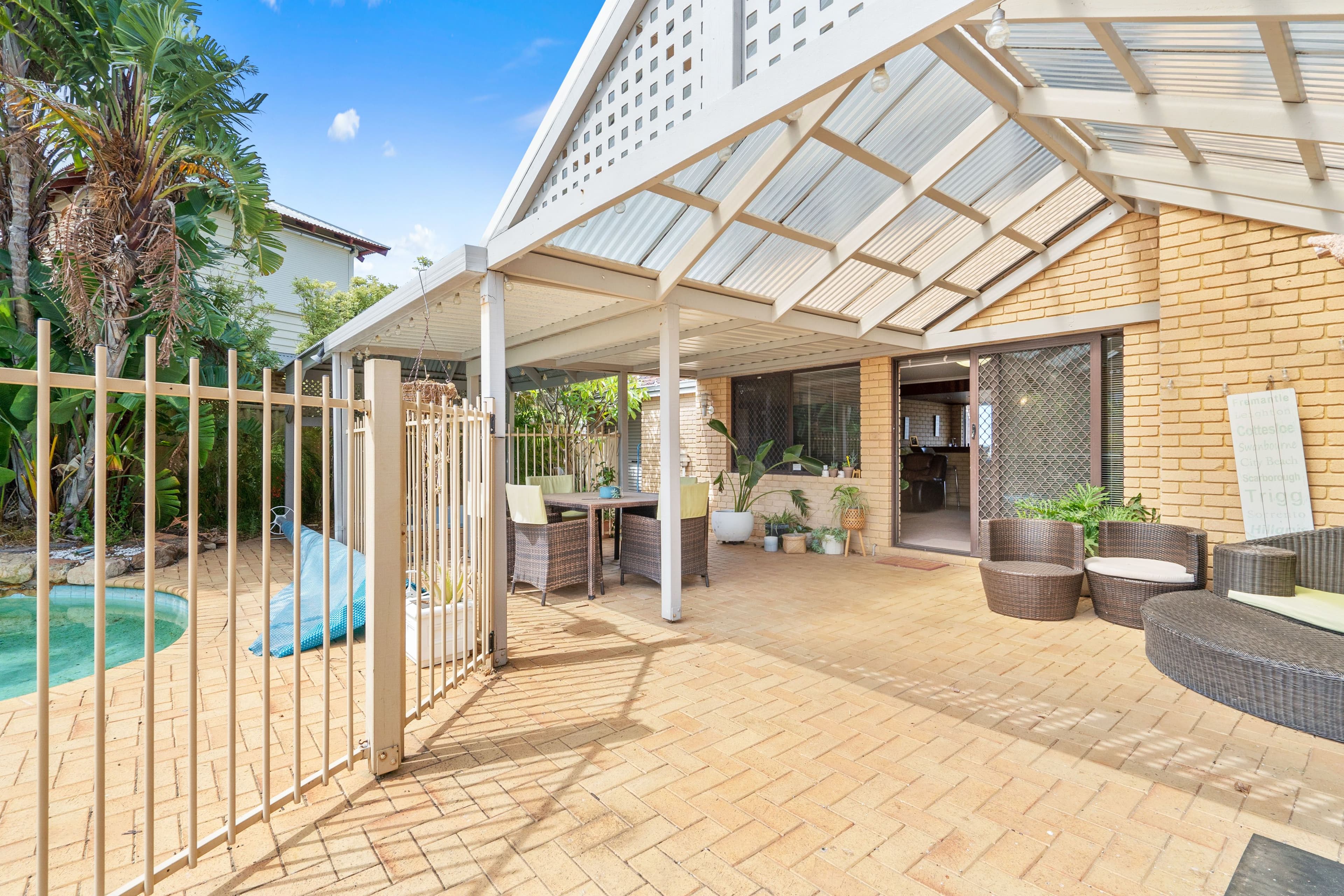 39 Porteous Road, Sorrento WA 6020, Sorrento - Thumbnail 2