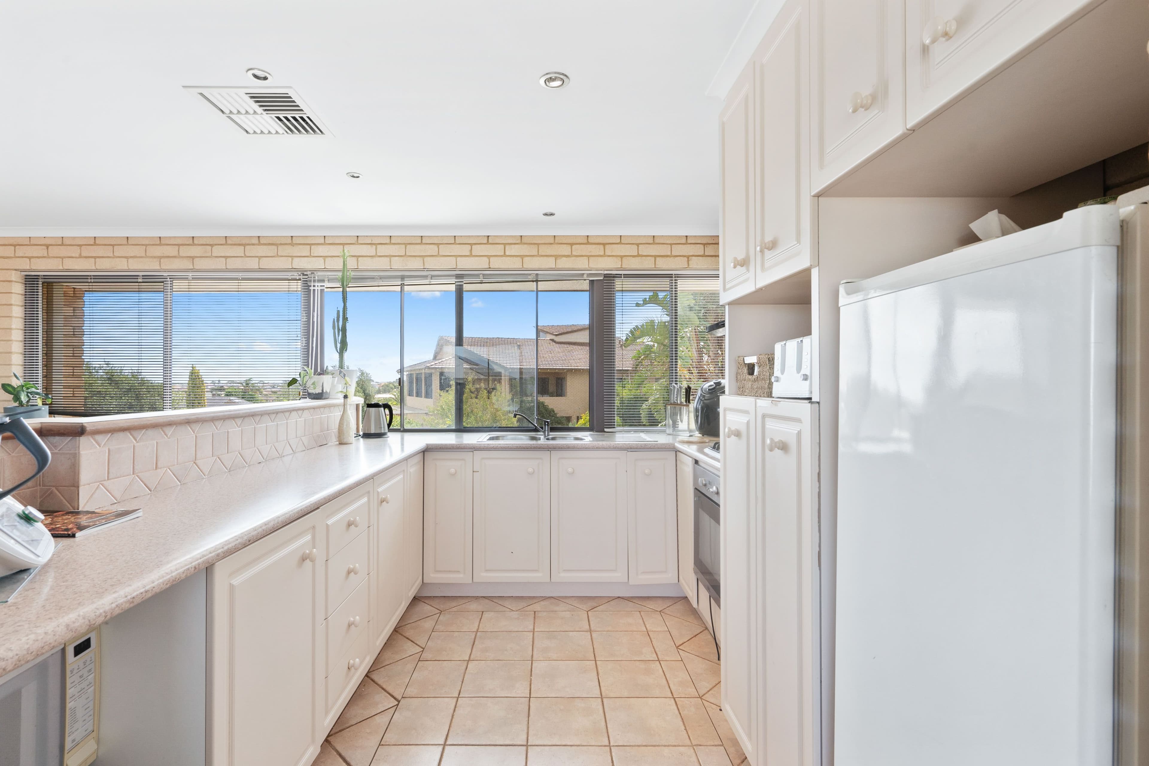 39 Porteous Road, Sorrento WA 6020, Sorrento - Thumbnail 6