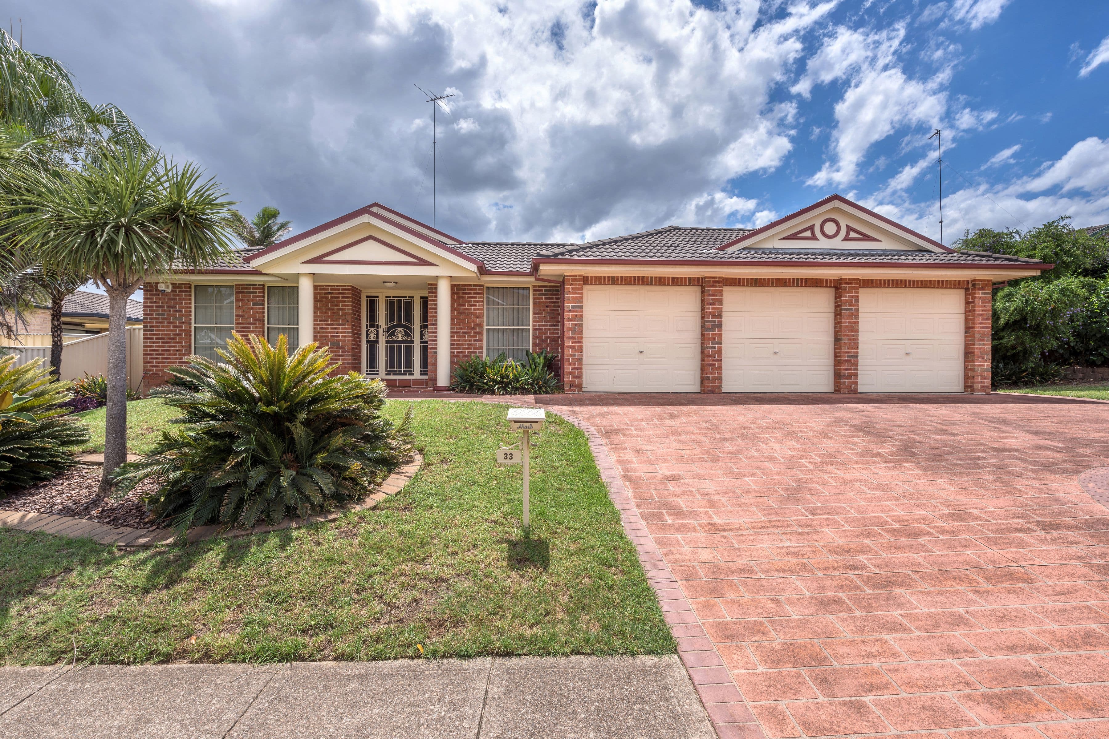 33 Allison Drive, Glenmore Park - Image 1