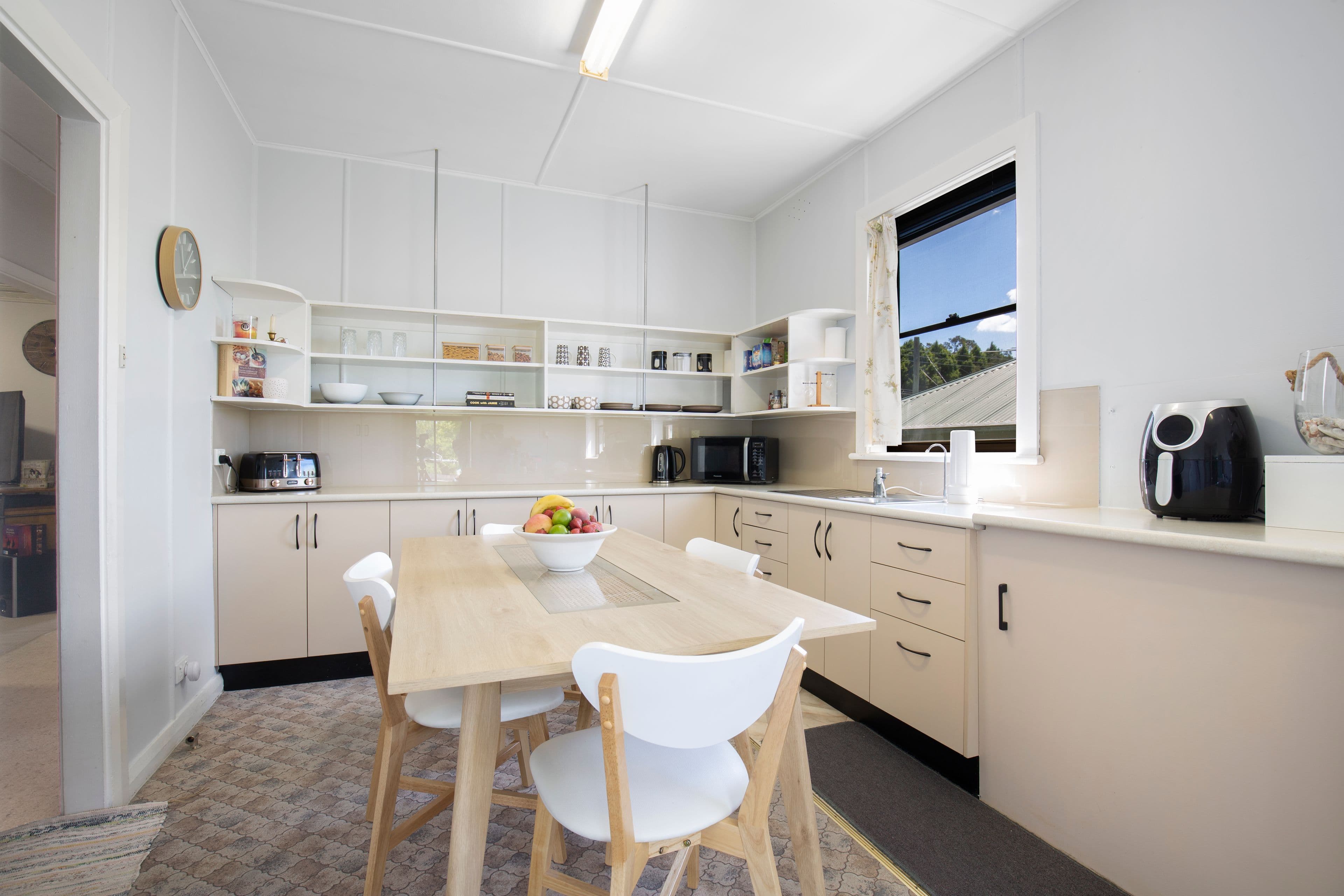 102 Erskine Street, Armidale NSW 2350, Armidale - Thumbnail 2