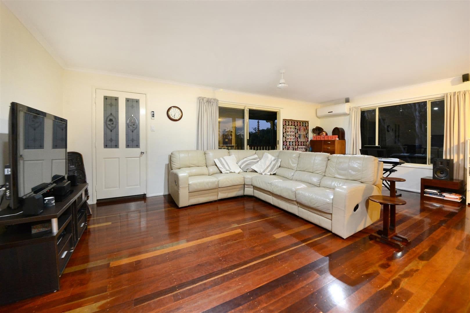9 Teague Terrace, CANNONVALE QLD 4802, Cannonvale - Thumbnail 5