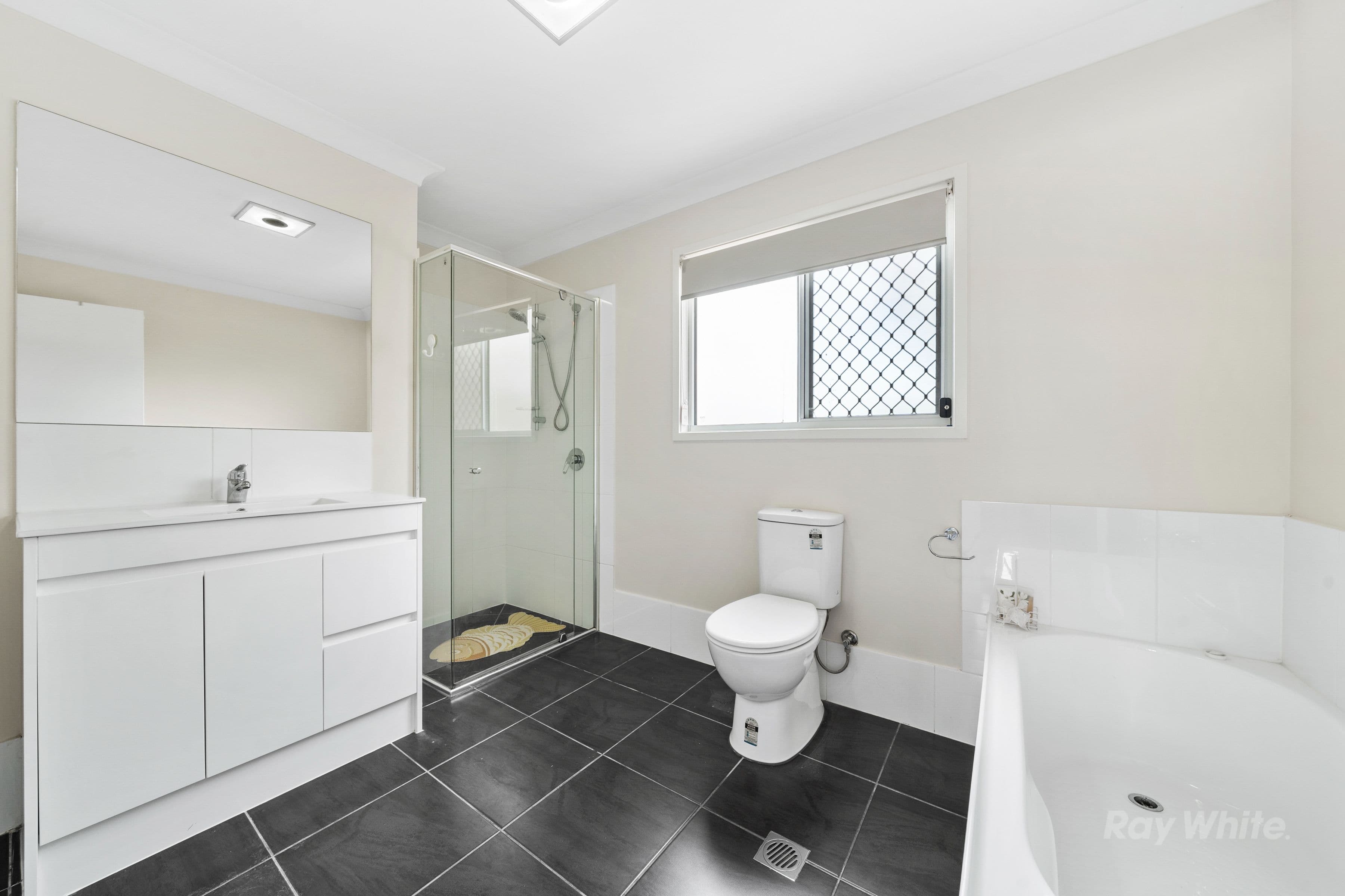 9 Meadow Crescent, Beenleigh QLD 4207, Beenleigh - Thumbnail 4