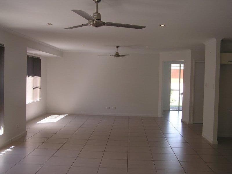 5 Cockatoo Court, BEERWAH QLD 4519, Beerwah - Thumbnail 6