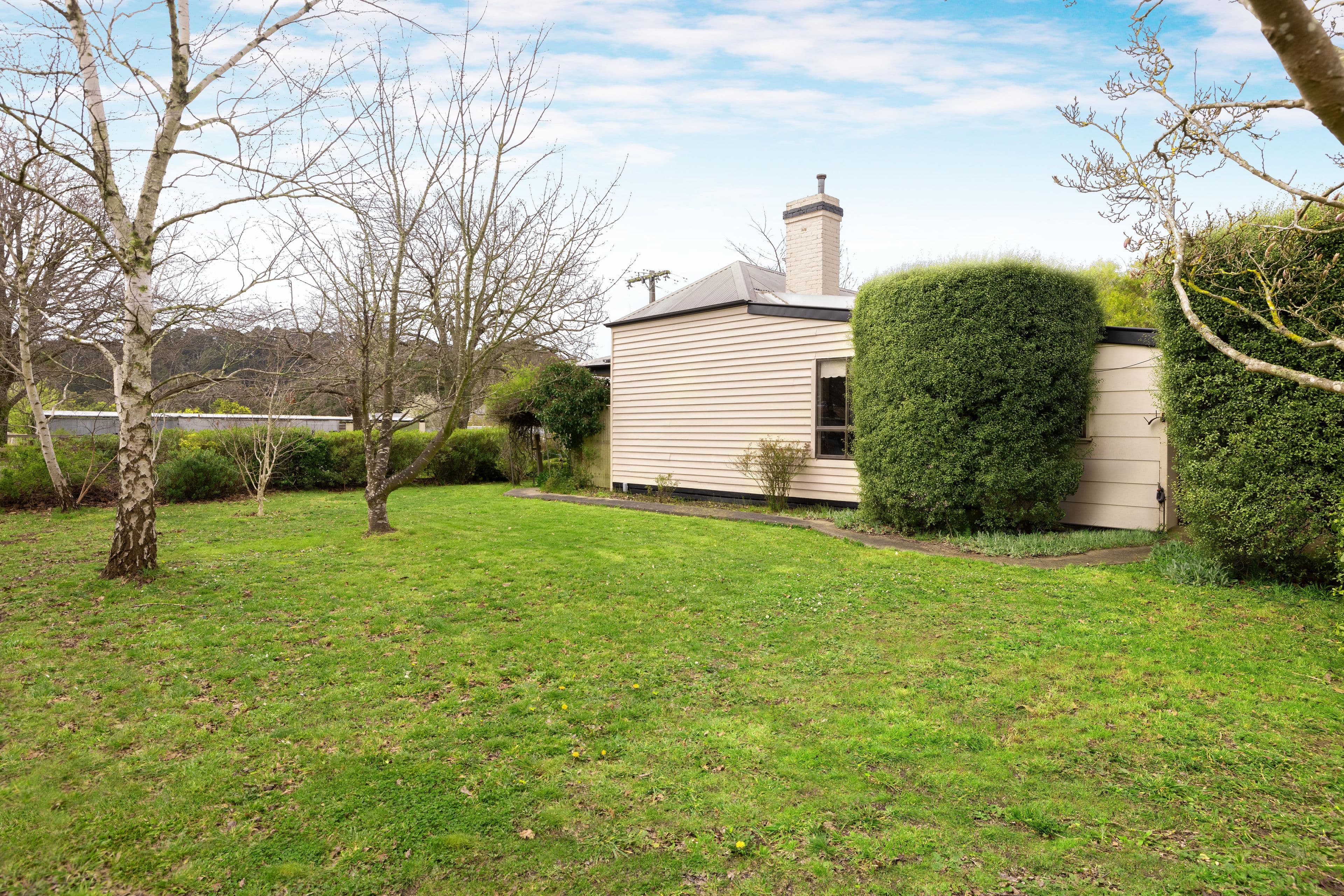 30 Forest Street, Woodend VIC 3442, Woodend - Thumbnail 3