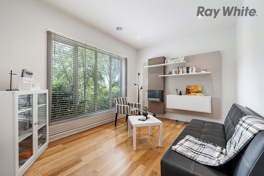 7 The Entrance, Caroline Springs VIC 3023, Caroline Springs - Thumbnail 2