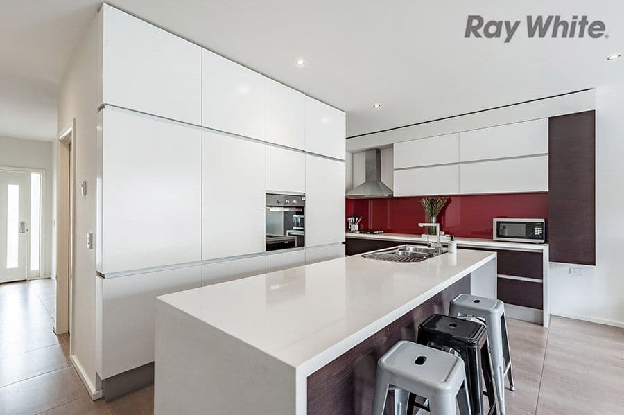 7 The Entrance, Caroline Springs VIC 3023, Caroline Springs - Thumbnail 4