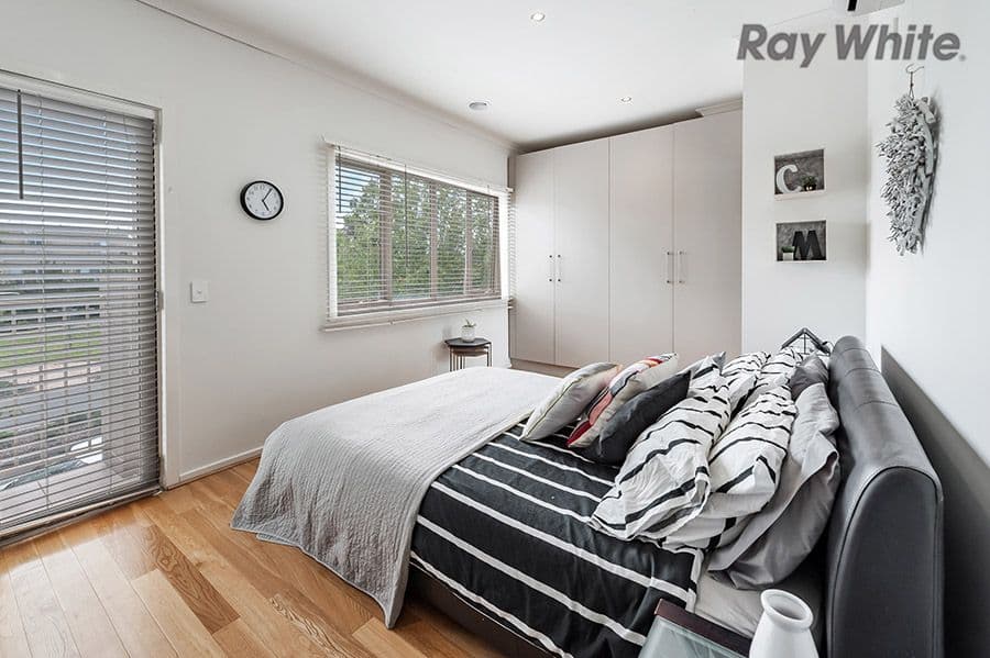 7 The Entrance, Caroline Springs VIC 3023, Caroline Springs - Thumbnail 6