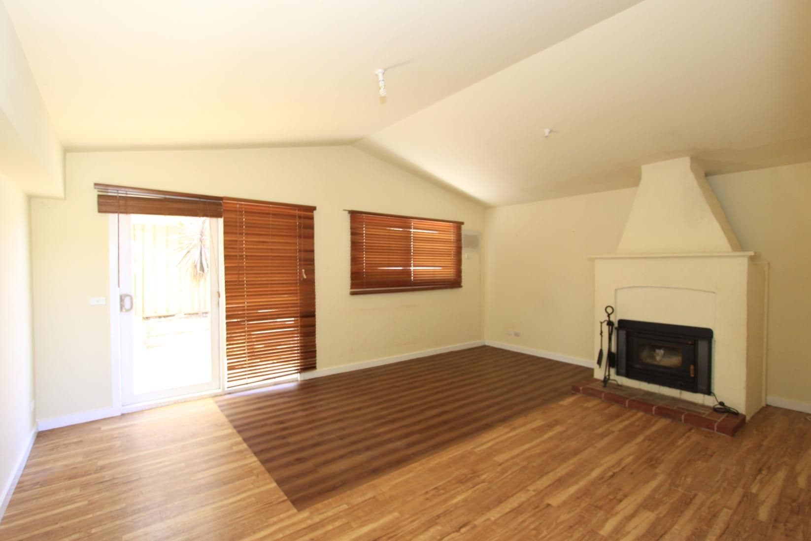 25 Dowding Street, CALIFORNIA GULLY VIC 3556, California Gully - Thumbnail 3