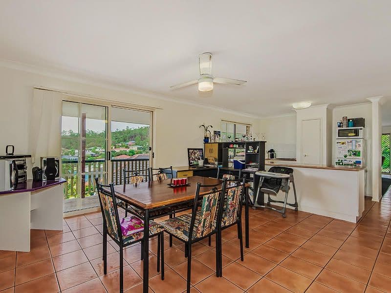 13 Henderson Rise, PACIFIC PINES QLD 4211, Pacific Pines - Thumbnail 2