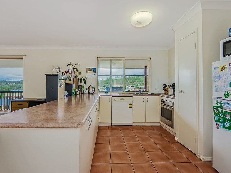 13 Henderson Rise, PACIFIC PINES QLD 4211, Pacific Pines - Thumbnail 5
