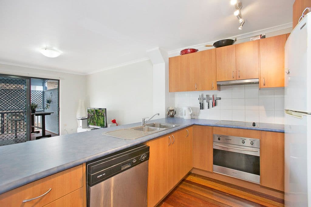 34 Rutland Street, Coorparoo QLD 4151, Coorparoo - Thumbnail 3