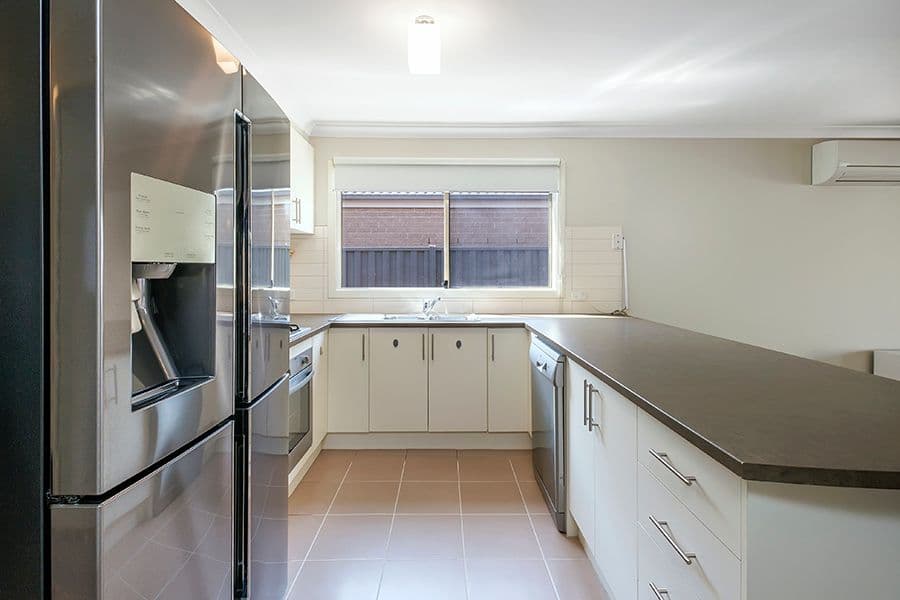 14 Gunyong Crescent, Manor Lakes VIC 3024, Manor Lakes - Thumbnail 3