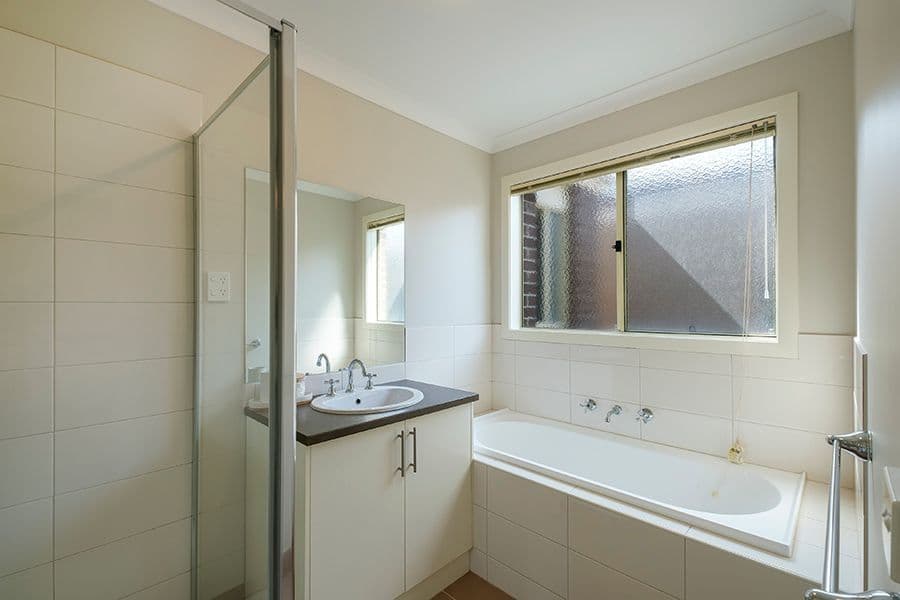 14 Gunyong Crescent, Manor Lakes VIC 3024, Manor Lakes - Thumbnail 6