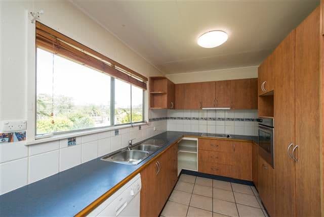 11 McDonald Street, CLINTON QLD 4680, Clinton - Thumbnail 2