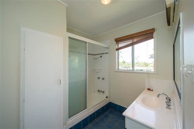 11 McDonald Street, CLINTON QLD 4680, Clinton - Thumbnail 6