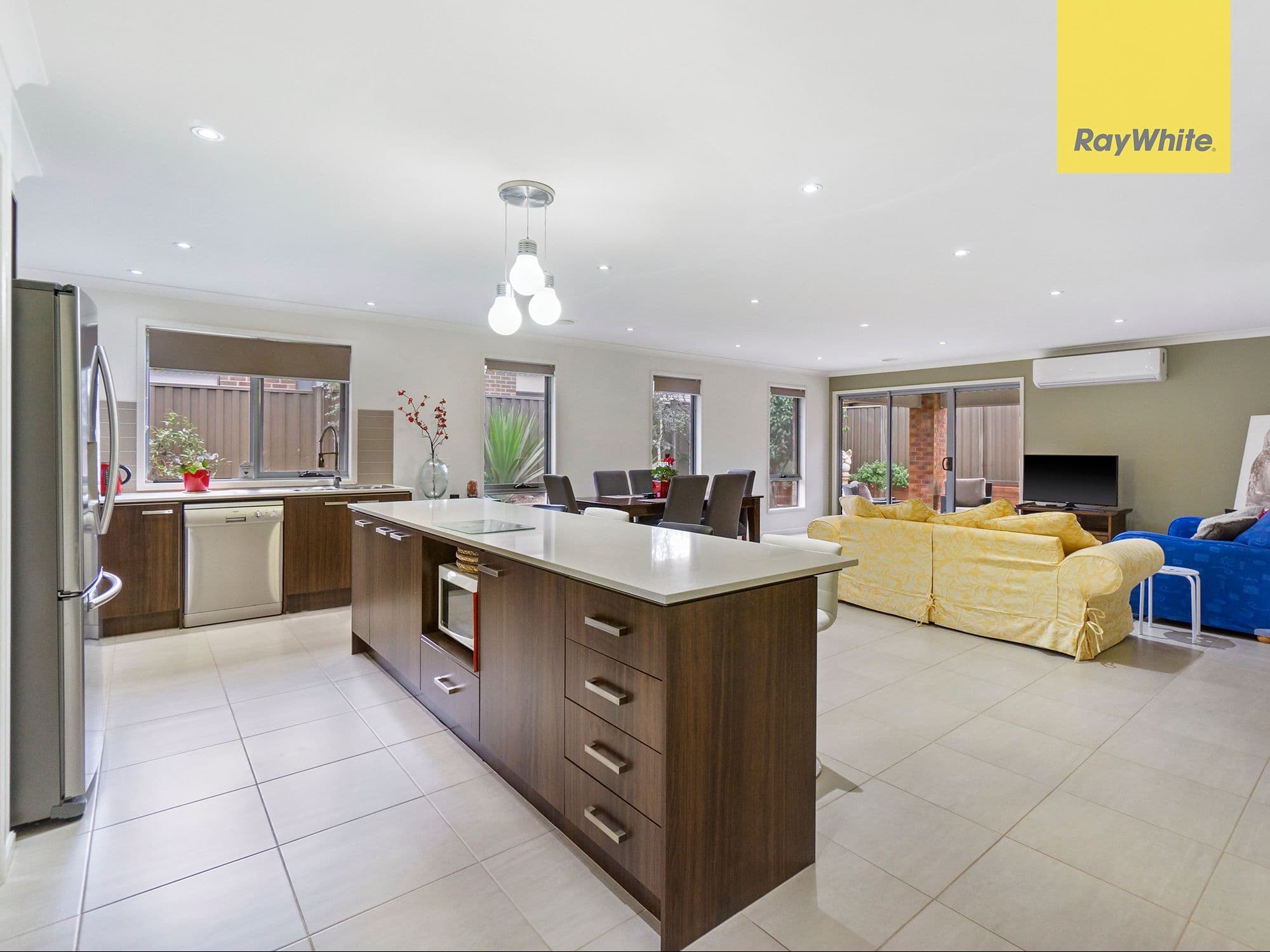 4 Diamond Parade, COBBLEBANK VIC 3338, Cobblebank - Thumbnail 6