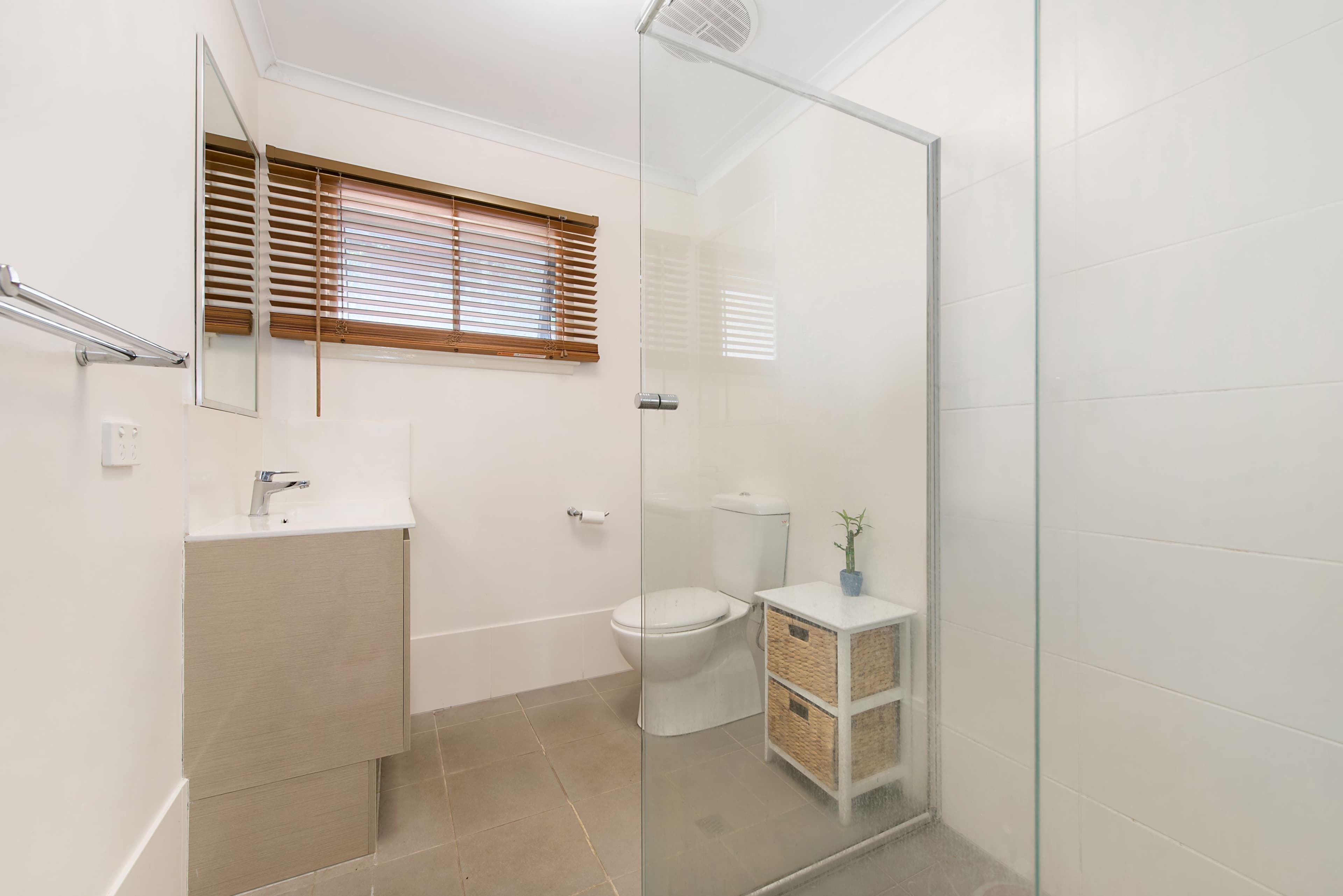 11 Meagan Street, Kenmore QLD 4069, Kenmore - Thumbnail 5