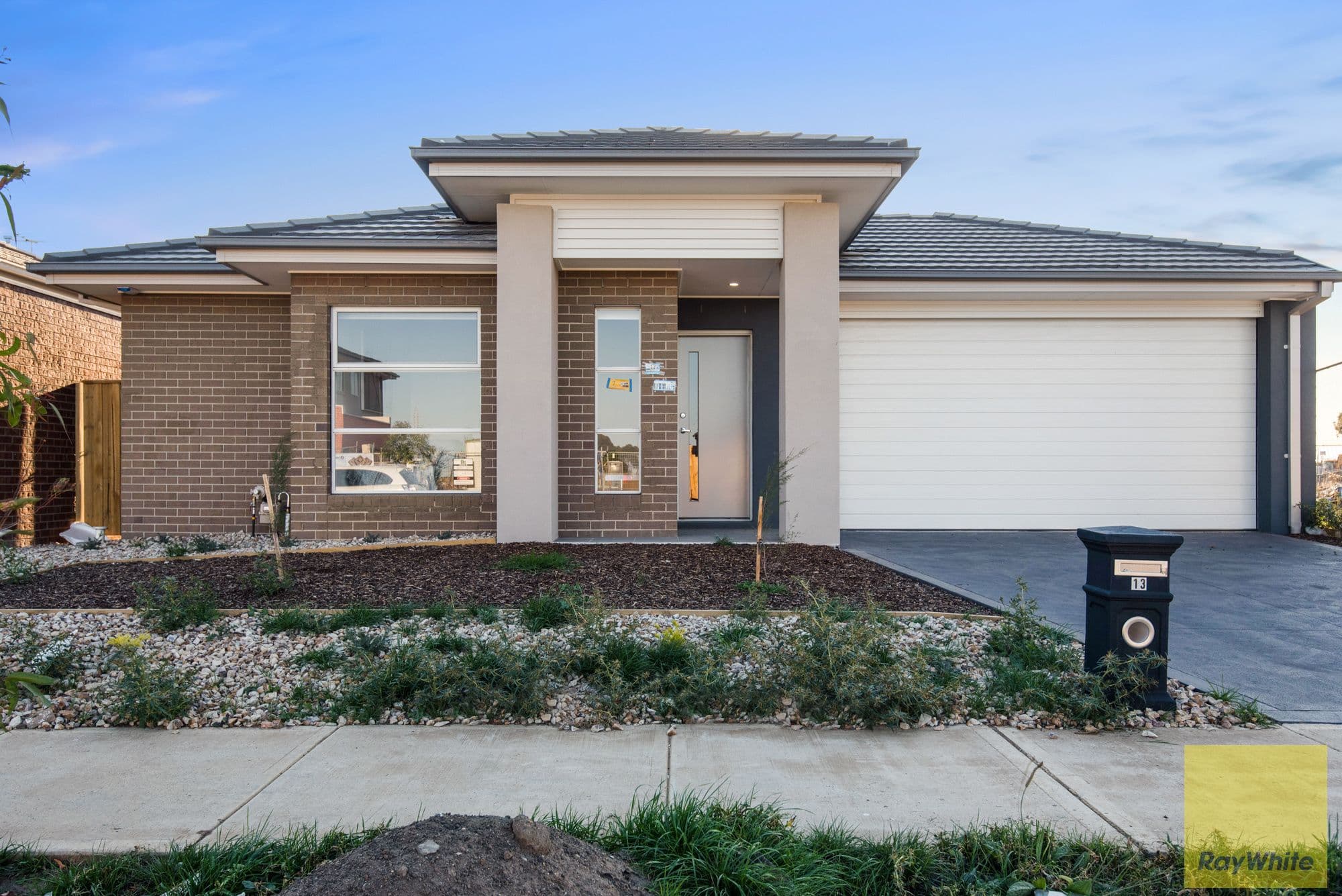 13 Vecot Street, Tarneit VIC 3029, Tarneit - Thumbnail 2