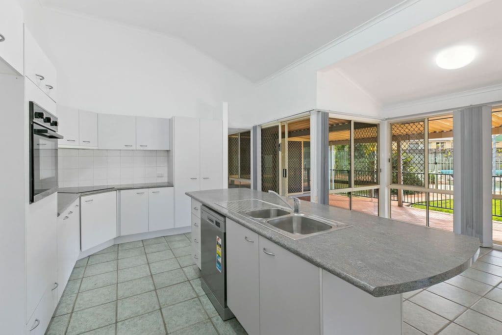 9 Chotai Place, Coopers Plains QLD 4108, Coopers Plains - Thumbnail 5
