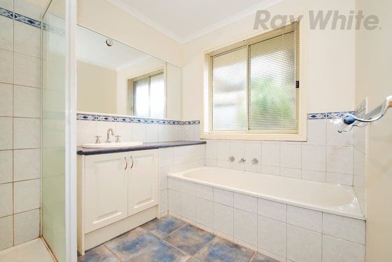 60 REGENCY Rise, CHIRNSIDE PARK VIC 3116, Chirnside Park - Thumbnail 8