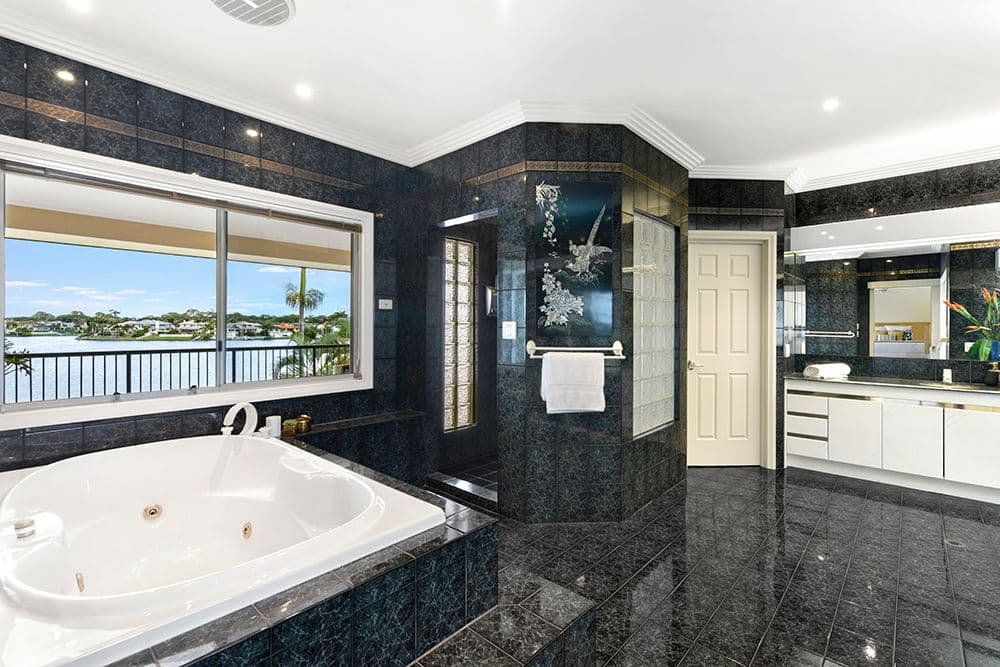 132 Port Jackson Boulevard, Clear Island Waters QLD 4226, Clear Island Waters - Thumbnail 8