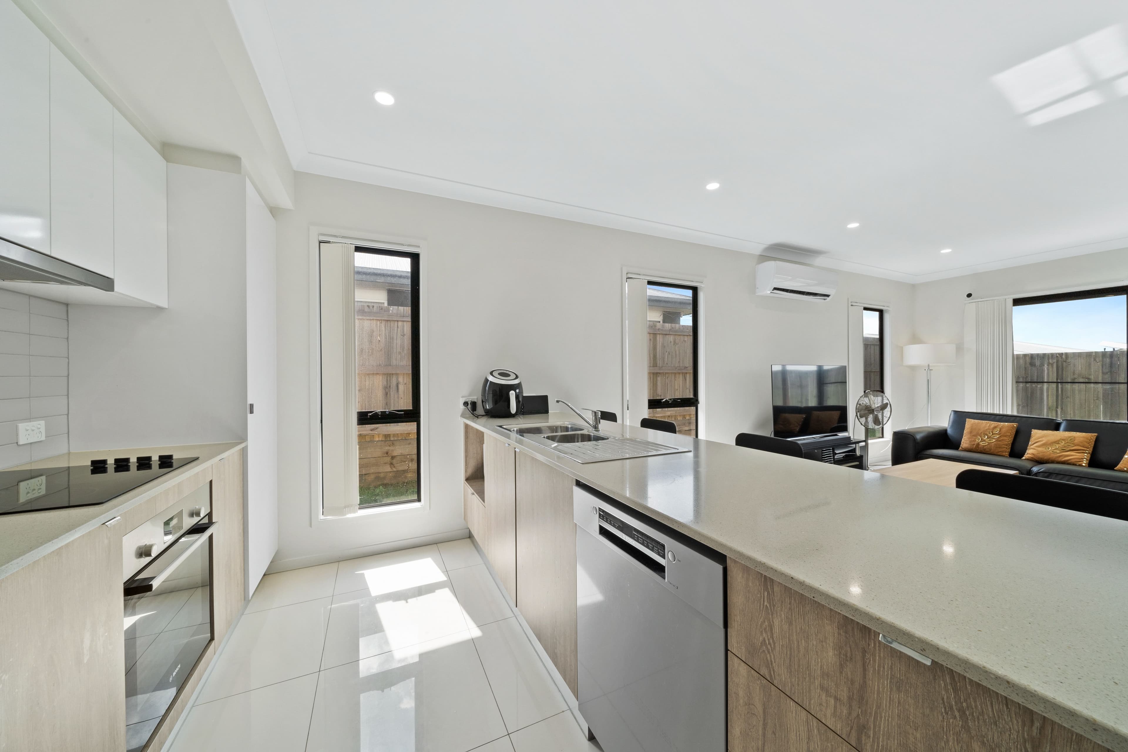 Unit 2/20 Moore Street, Apollo Bay, VIC, Apollo Bay - Thumbnail 3