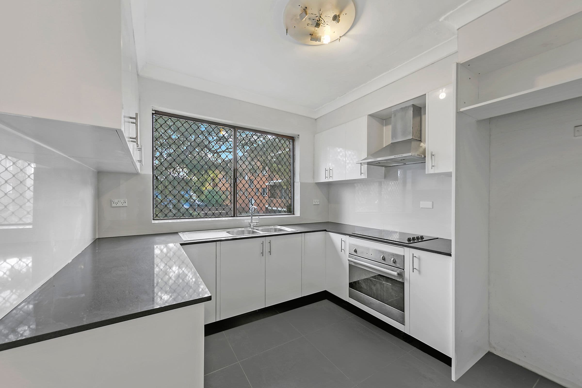 28 Caroline Street, Westmead NSW 2145, Westmead - Thumbnail 3