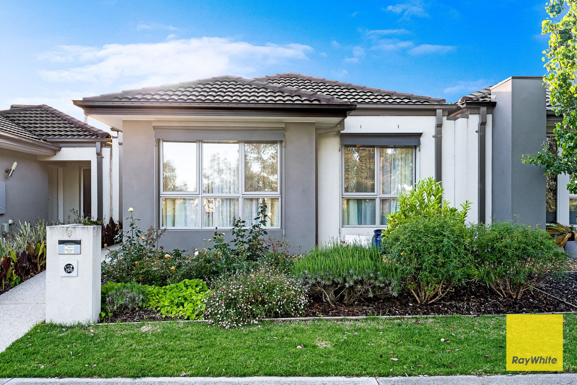 8 Rupert Walk, Truganina VIC 3029, Truganina - Thumbnail 2