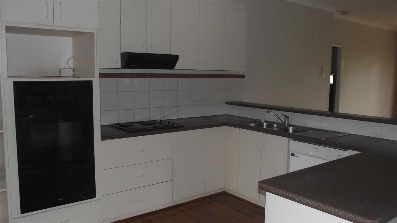 381 Clarinda Street, PARKES NSW 2870, Parkes - Thumbnail 2