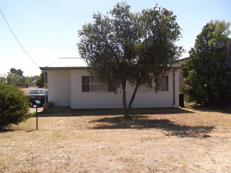 32 Redfern Street, COWRA NSW 2794, Cowra - Image 1