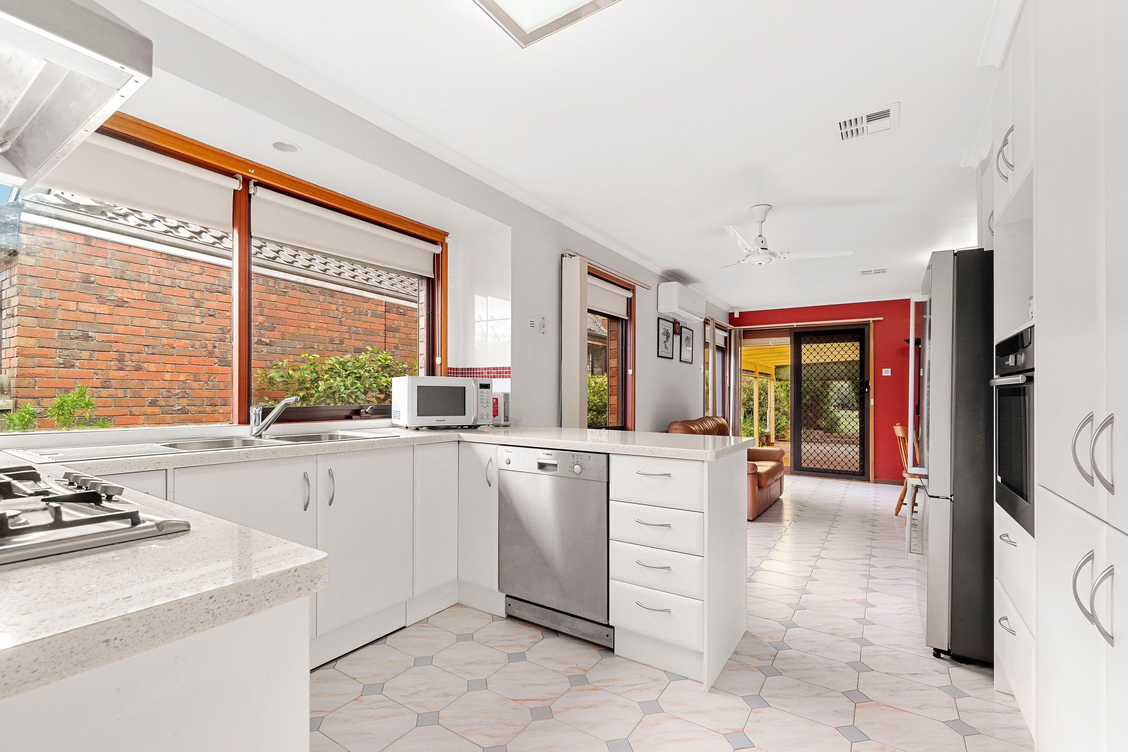 12 Golf Links Drive, Mill Park VIC 3082, Mill Park - Thumbnail 2