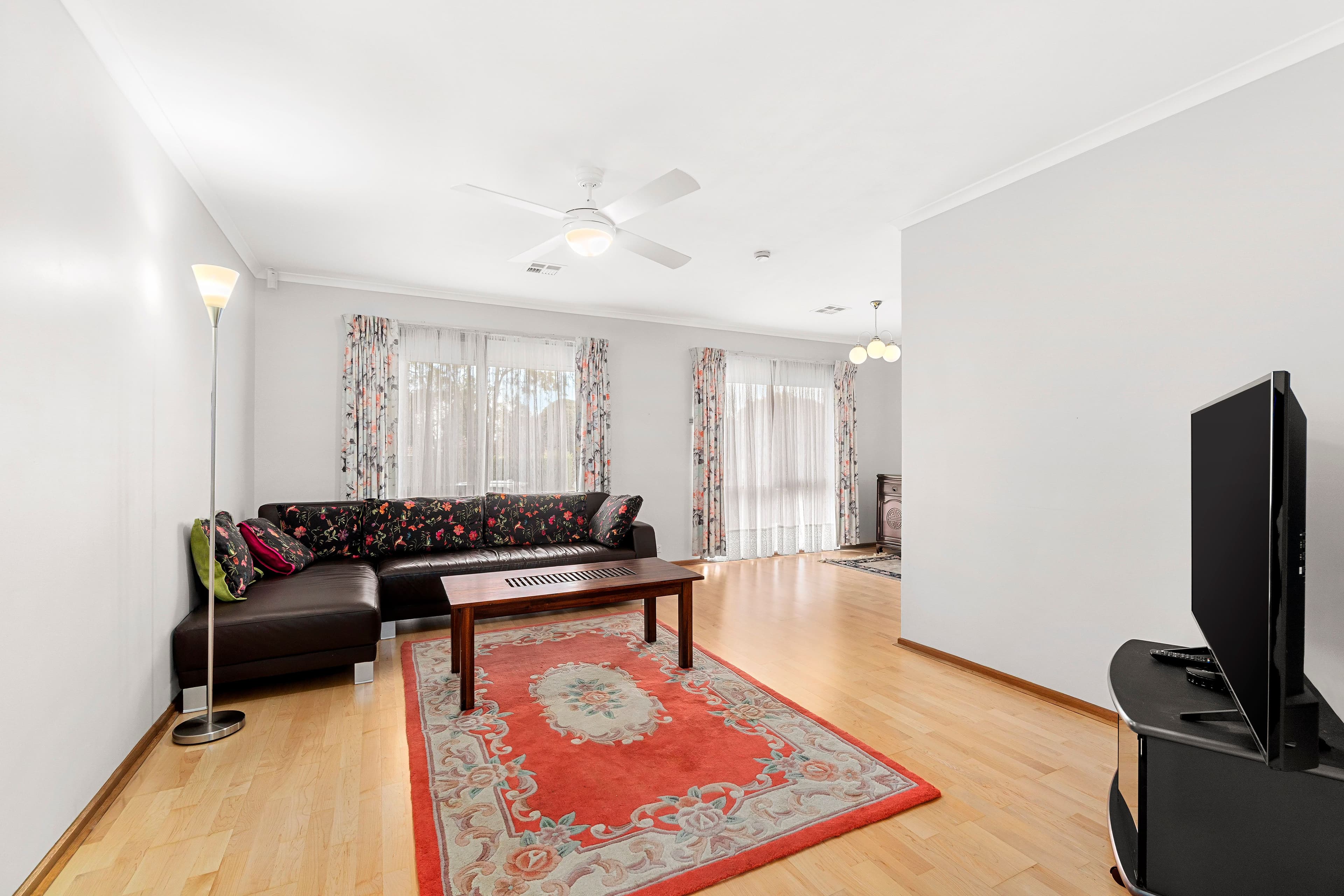 12 Golf Links Drive, Mill Park VIC 3082, Mill Park - Thumbnail 5