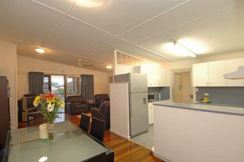 3 Walkers Drive, BALMORAL QLD 4171, Balmoral - Thumbnail 4
