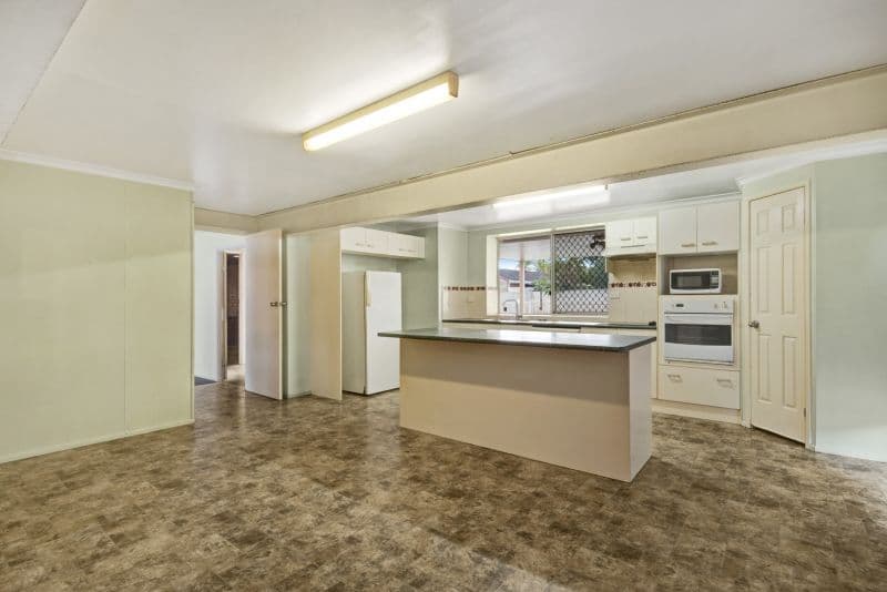 6 Cotswold Street, Morayfield QLD 4506, Morayfield - Thumbnail 3
