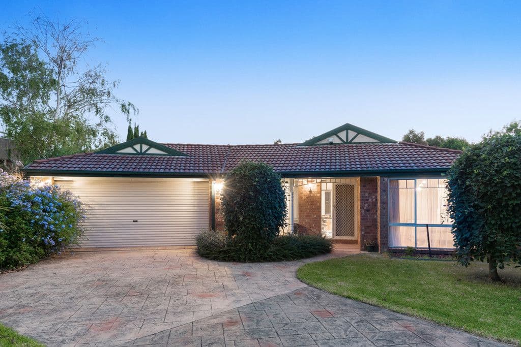 16 Narambi Close, Ferntree Gully VIC 3156, Ferntree Gully - Thumbnail 2