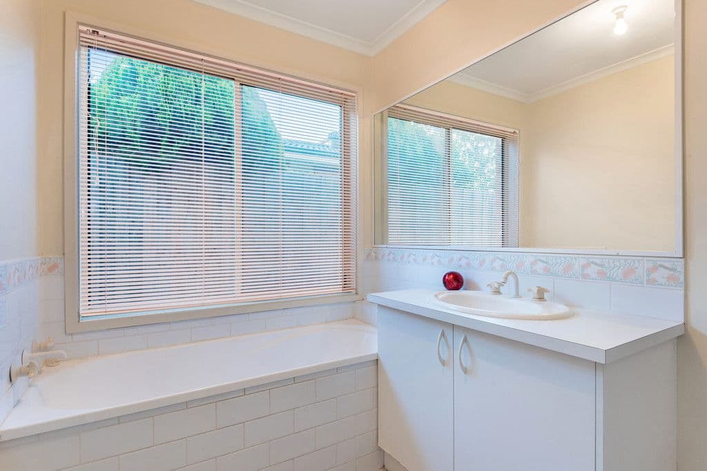 16 Narambi Close, Ferntree Gully VIC 3156, Ferntree Gully - Thumbnail 8